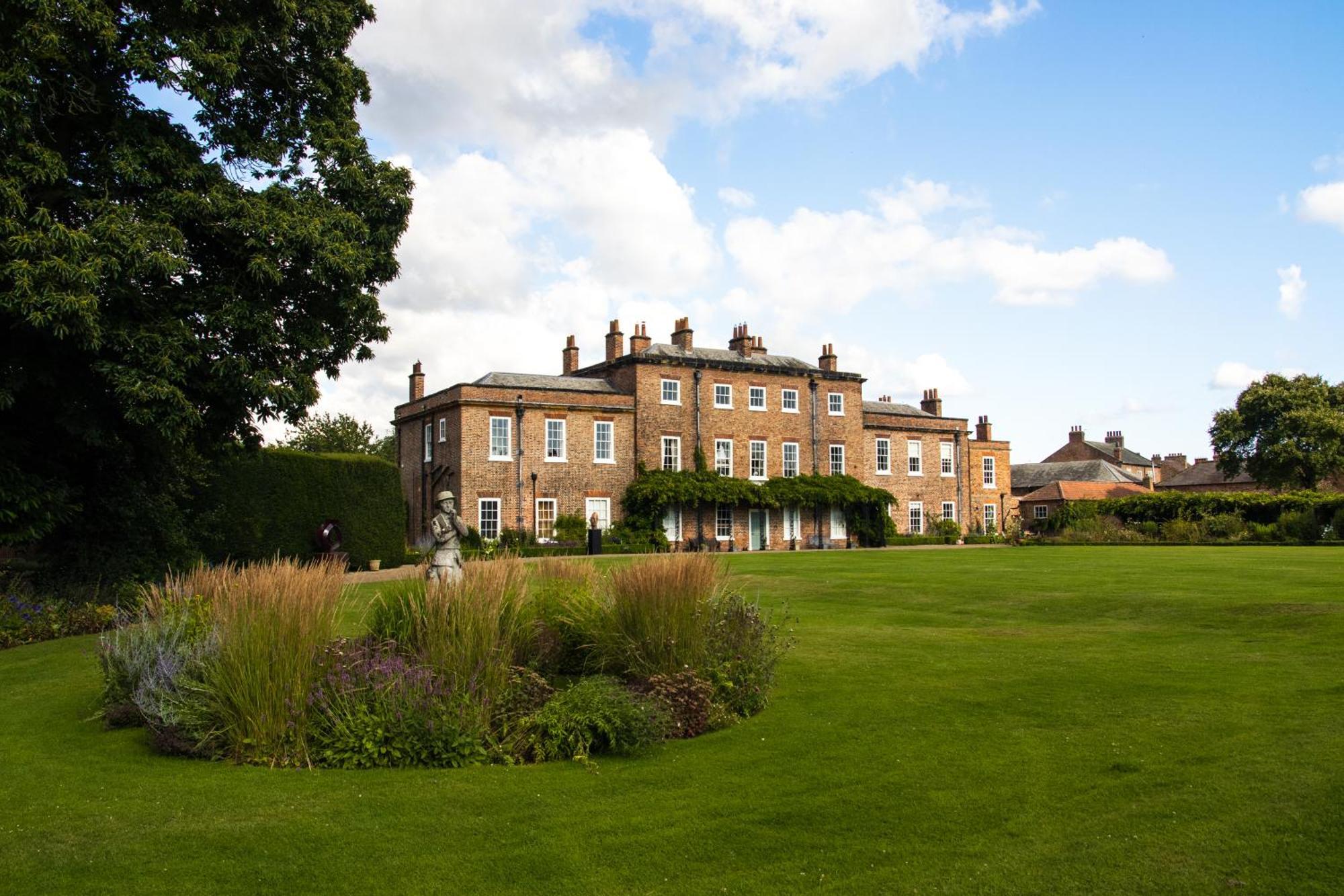 Hall South Wing, North Yorkshire Апартаменты *